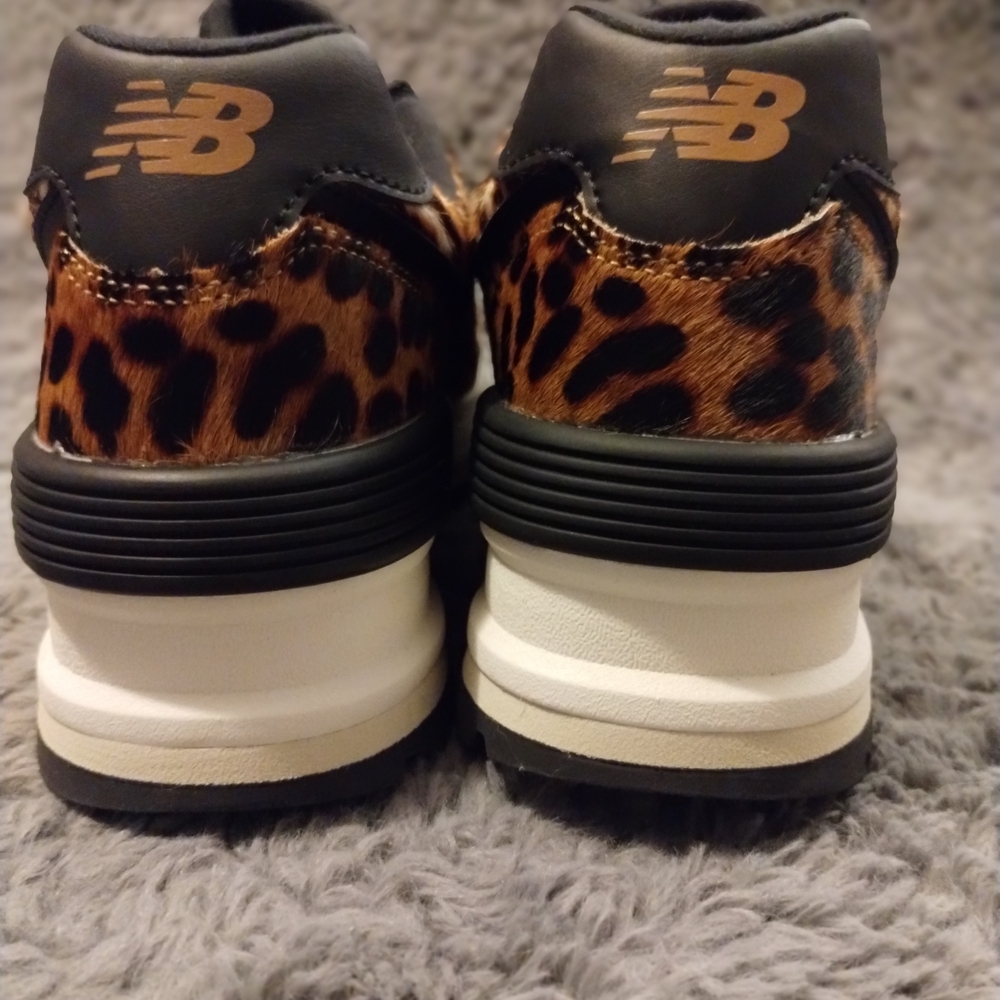 New Balance 574 Women’s Size 7 Leopard Print Sneakers NWOT - Picture 6 of 9